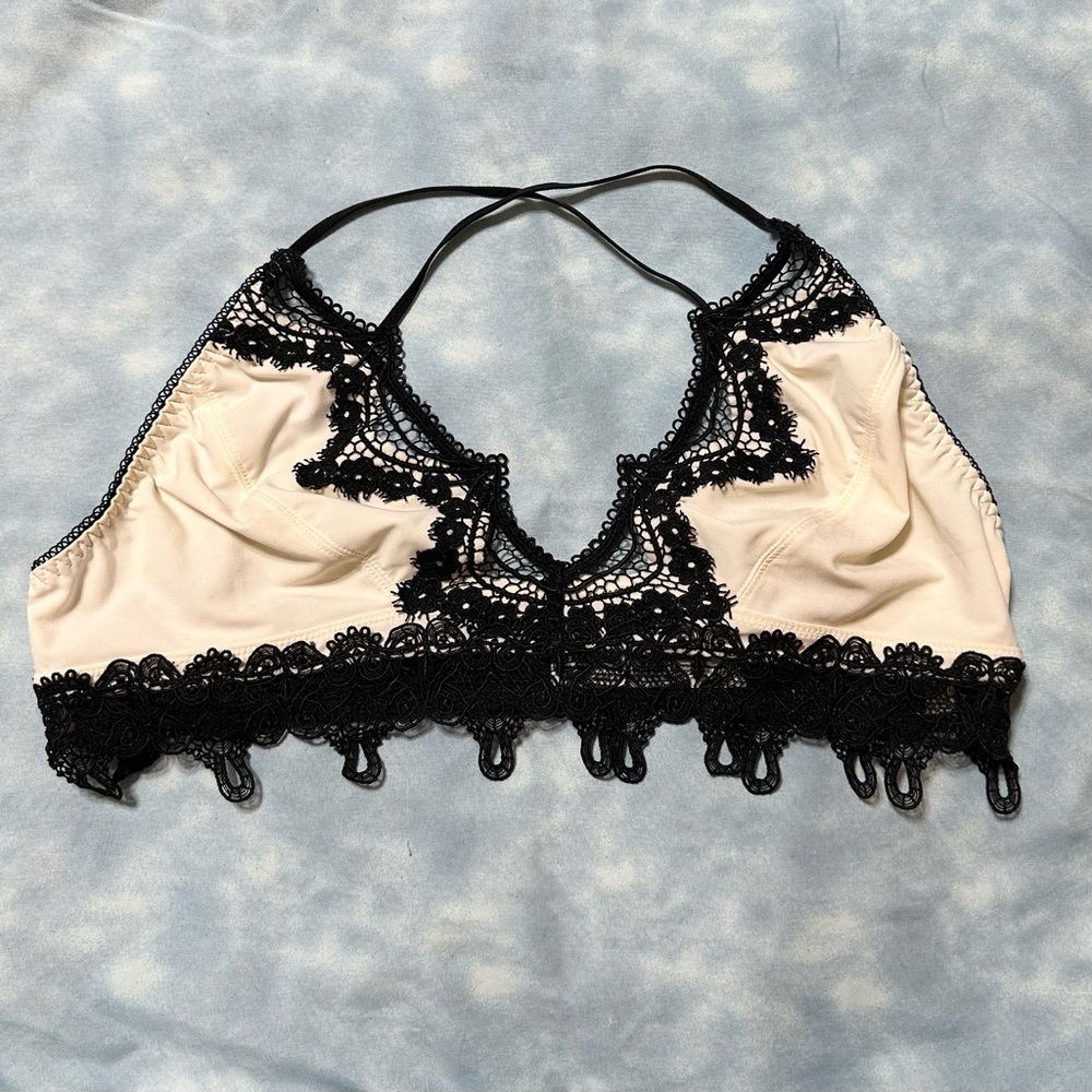 NWOT Intimately Free People Size Medium black and cream lace bra